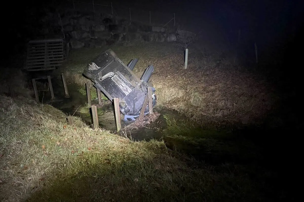 Villmergen AG – Alkoholisiert verunfallt - Auto landet im Bach