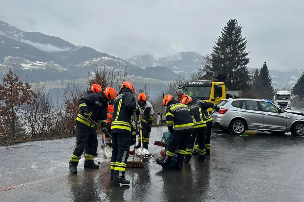Gröbming – Unfall zwischen Pkw und Lkw