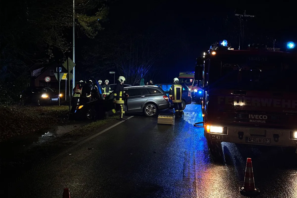 Aurich – Zwei Verletzte nach Verstoß gegen Vorfahrt