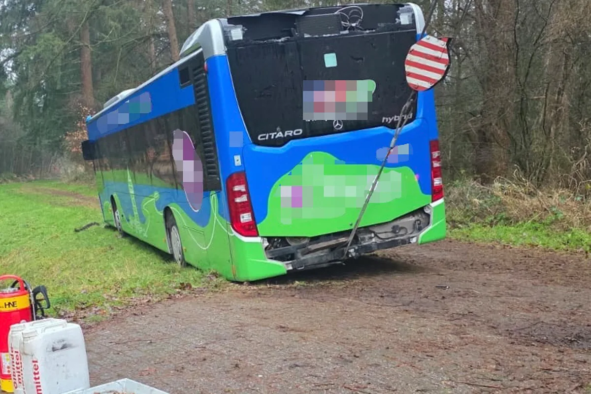 Aurich – Zwei Verletzte nach Verstoß gegen Vorfahrt