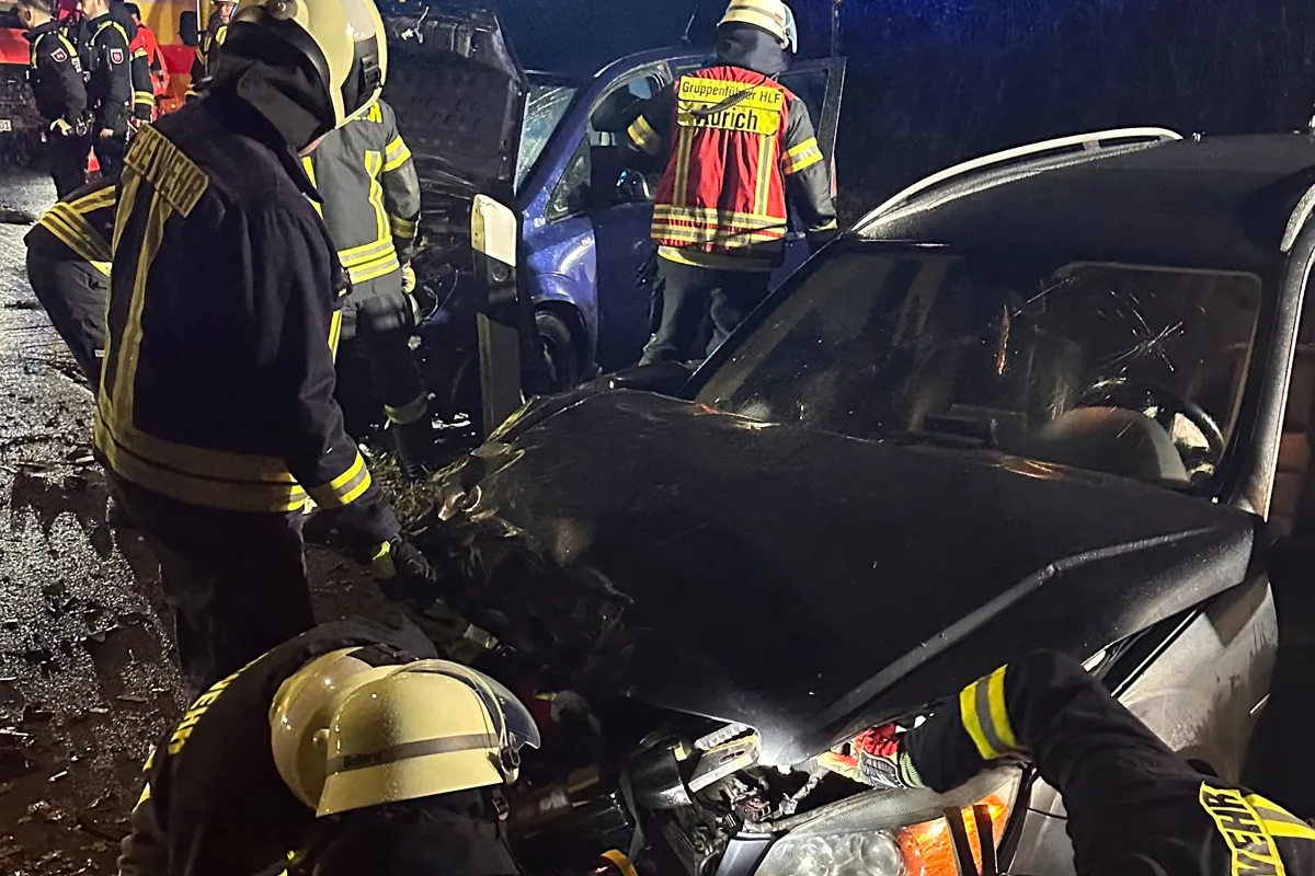 Aurich – Zwei Verletzte nach Verstoß gegen Vorfahrt