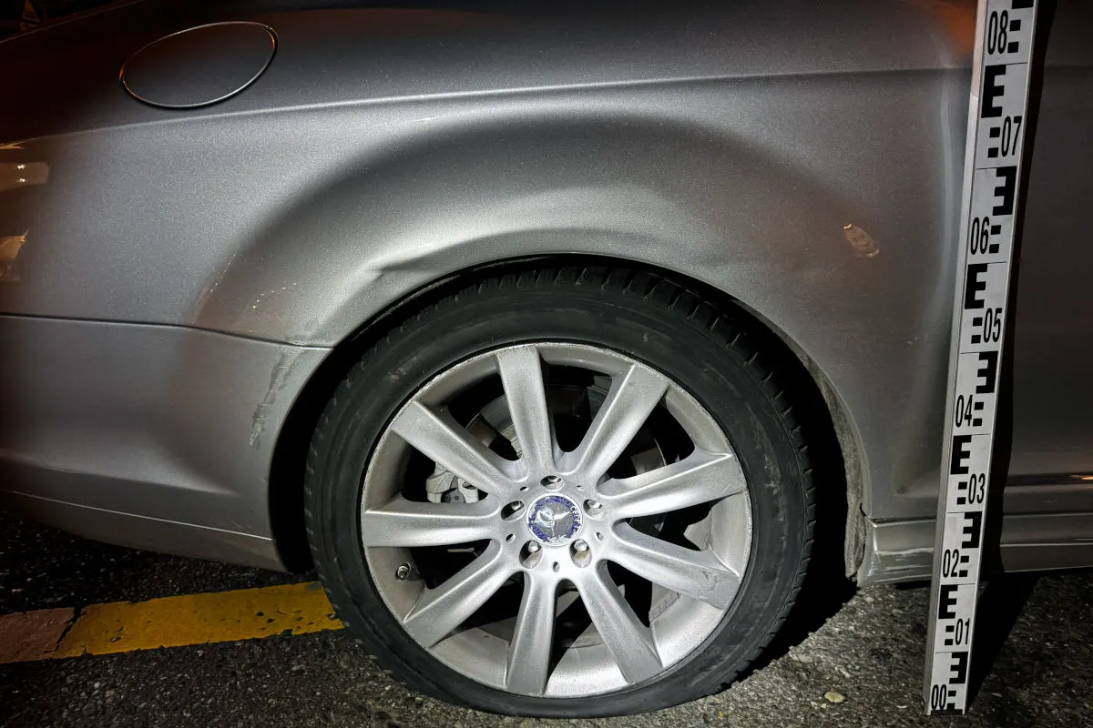 St. Gallen – Lenker fährt nach Unfall mit plattem Reifen weiter
