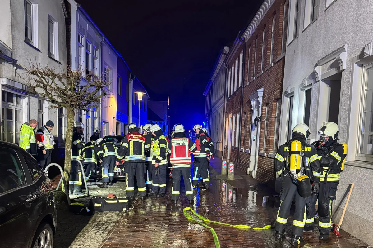 Aurich – Menschenrettung nach Brand einer Wohnung