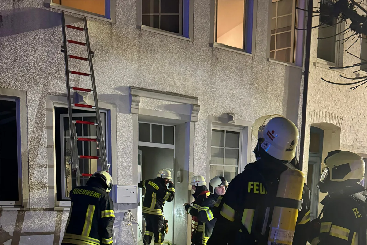 Aurich – Menschenrettung nach Brand einer Wohnung