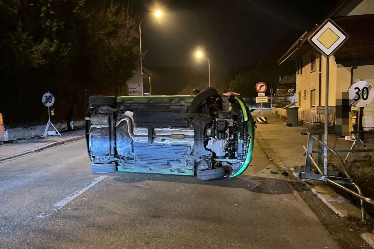 Derendingen SO – Auto kippt bei Unfall zur Seite
