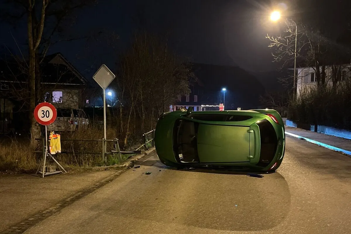 Derendingen SO – Auto kippt bei Unfall zur Seite