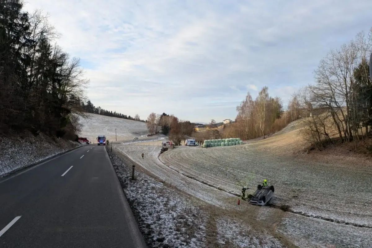 Gutau – Auto überschlägt sich bei Unfall