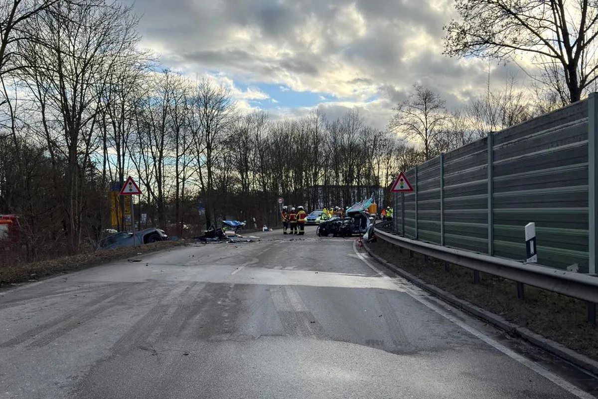 Lappersdorf – Polizist nach Unfall  von drei Pkw schwer verletzt