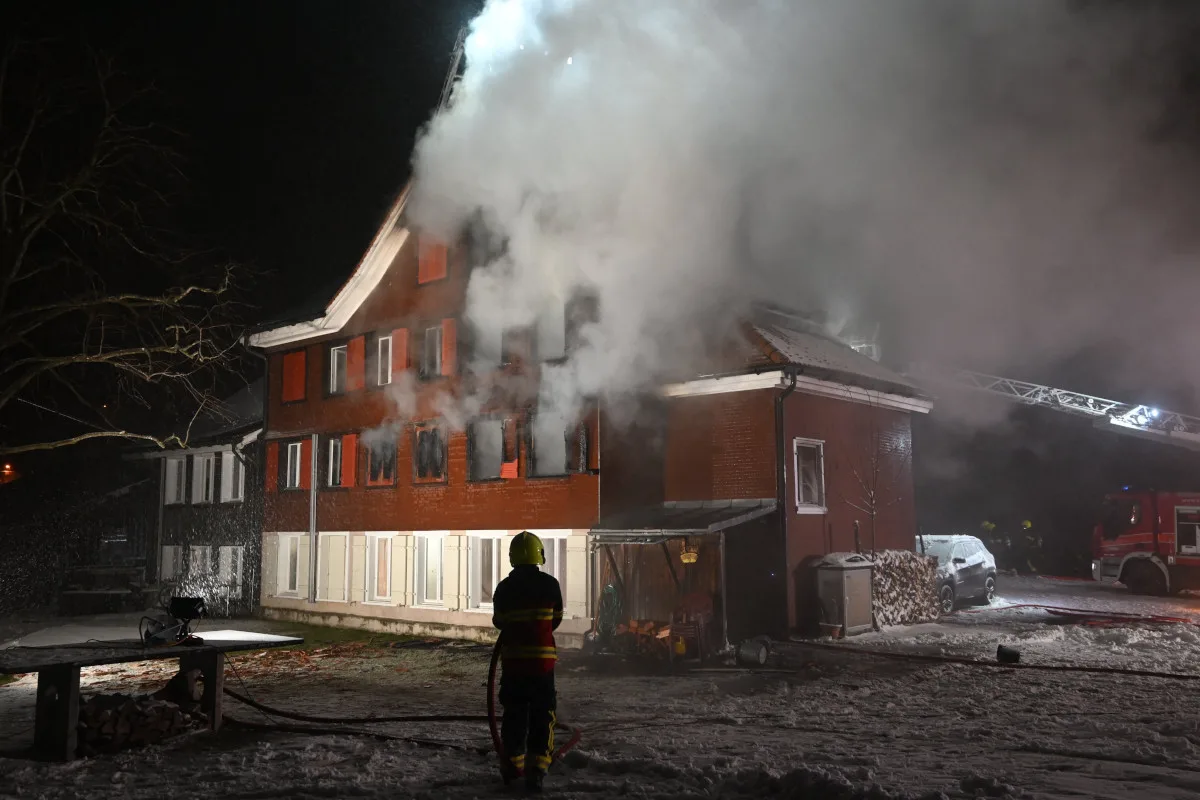 Degersheim SG – Wegen Brand aus Feuer gesprungen und verletzt