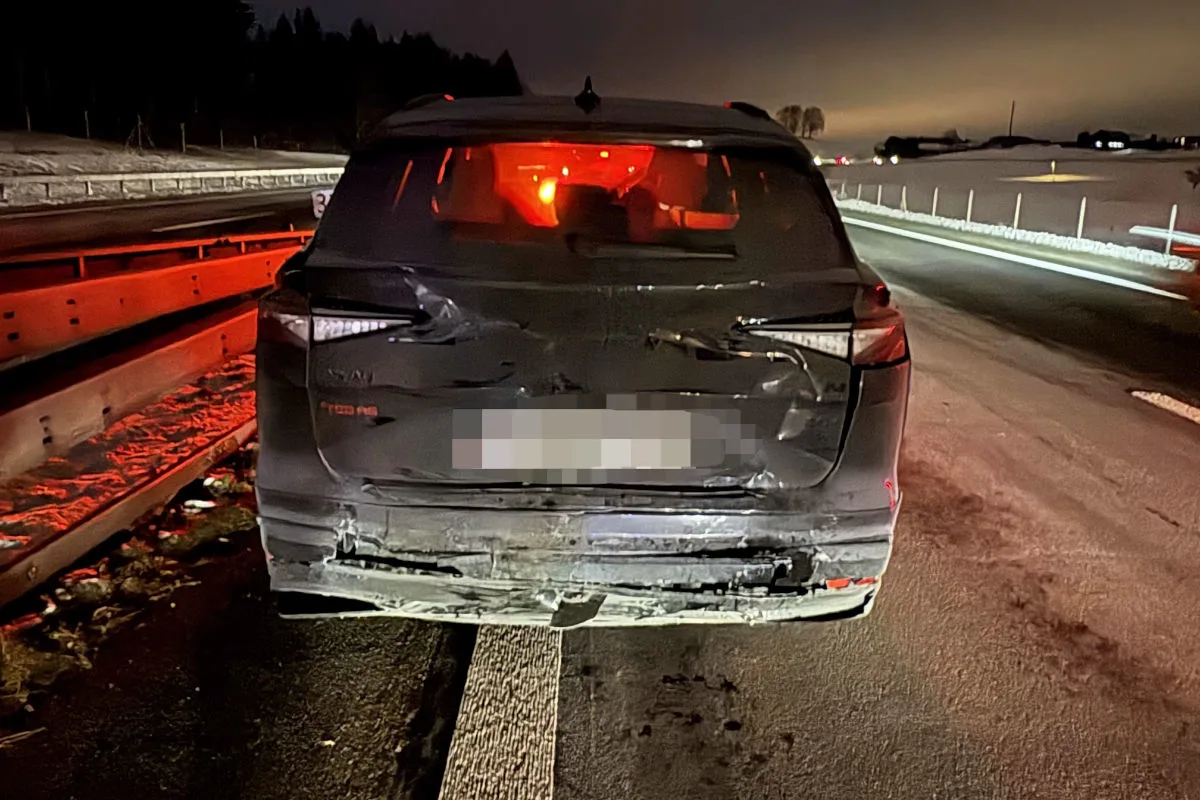 A1 Gossau SG – Unfall mit drei Autos auf Überholspur