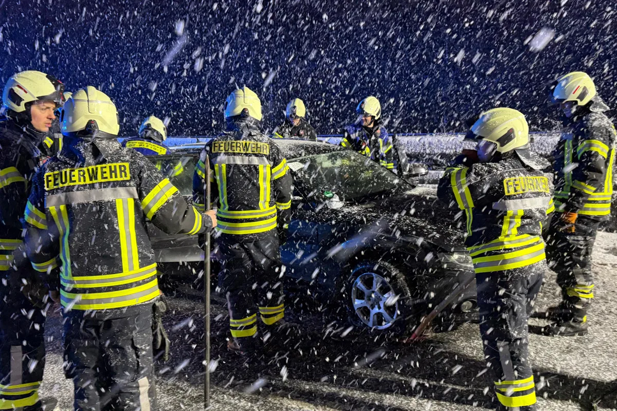 A43 Sprockhövel – Familie verunfallt bei dichtem Schneetreiben