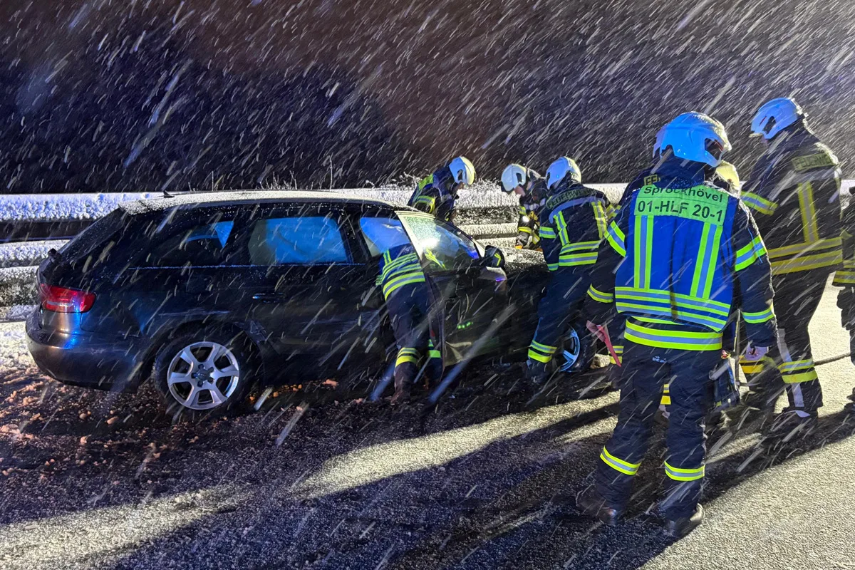 A43 Sprockhövel – Familie verunfallt bei dichtem Schneetreiben