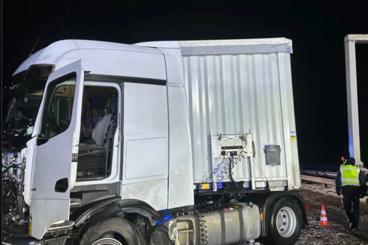 A14 Bludenz – Sattelzug prallt bei Unfall gegen Leitschiene