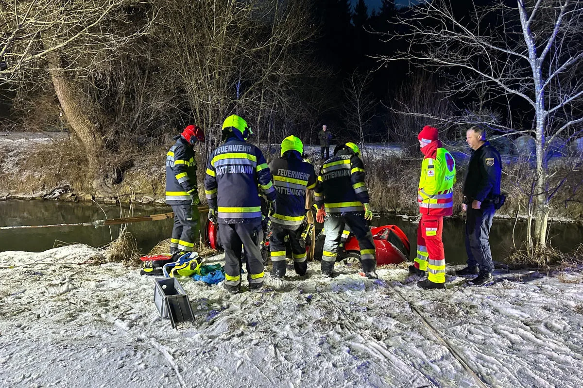Rottenmann – Auto stürzte beinahe in Fluss