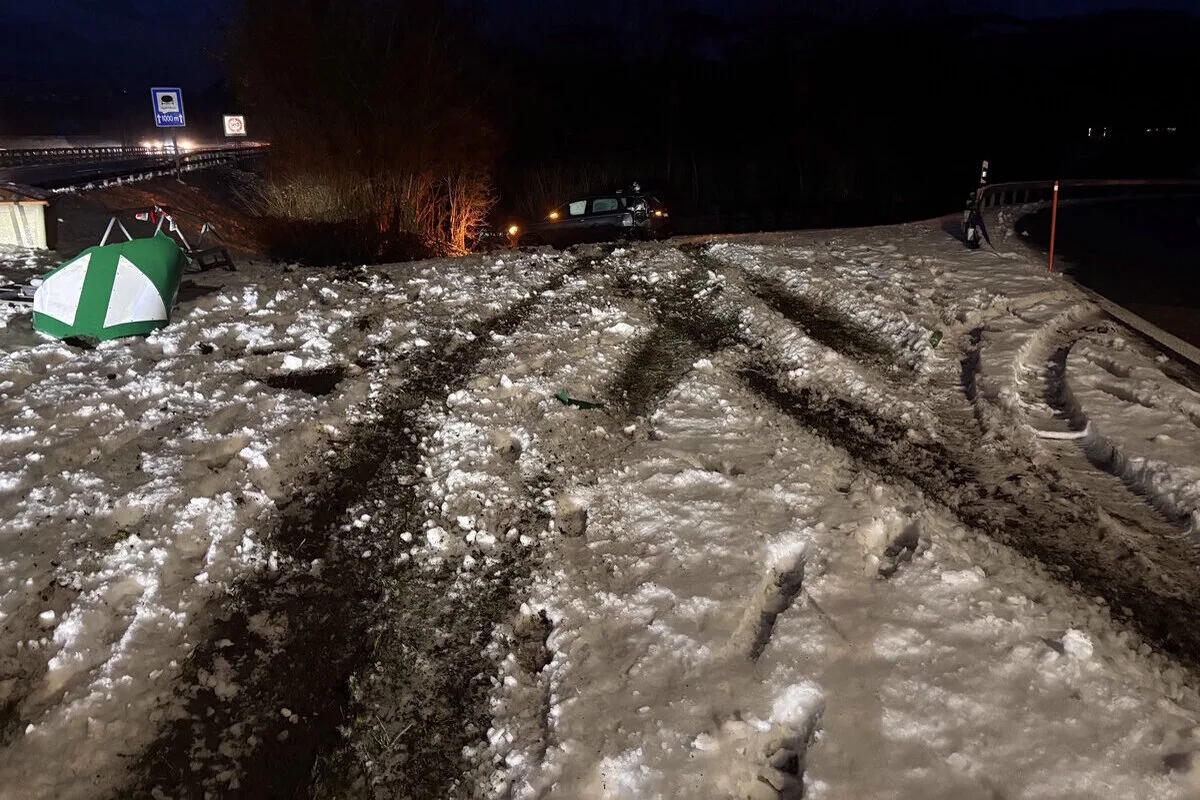 Kanton St. Gallen – Glatteis führt zu Unfällen auf der A15