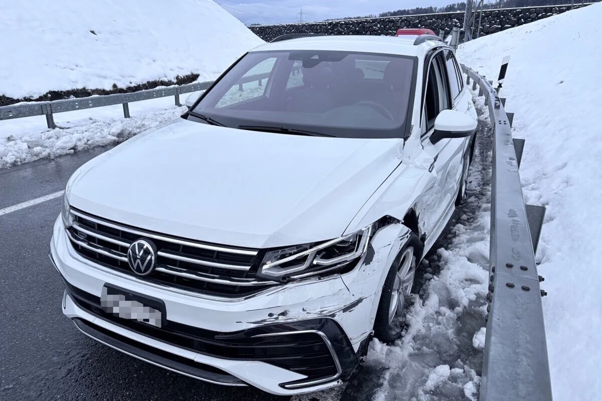 Kanton St. Gallen – Glatteis führt zu Unfällen auf der A15