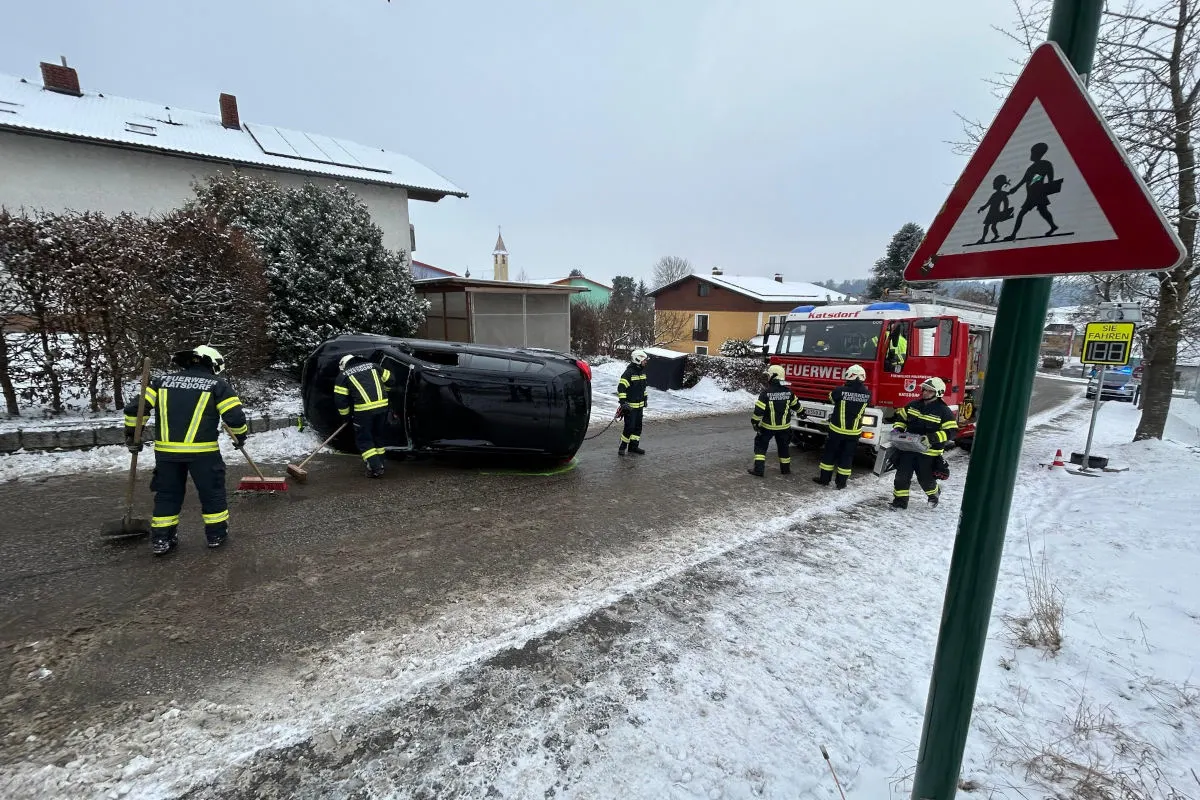 Unfall in Katsdorf – Autofahrerin erfasst Kind auf Gehsteig