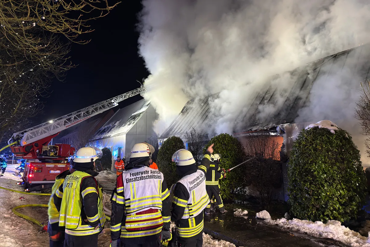 Aurich – Gebäude nach Brand vollständig zerstört