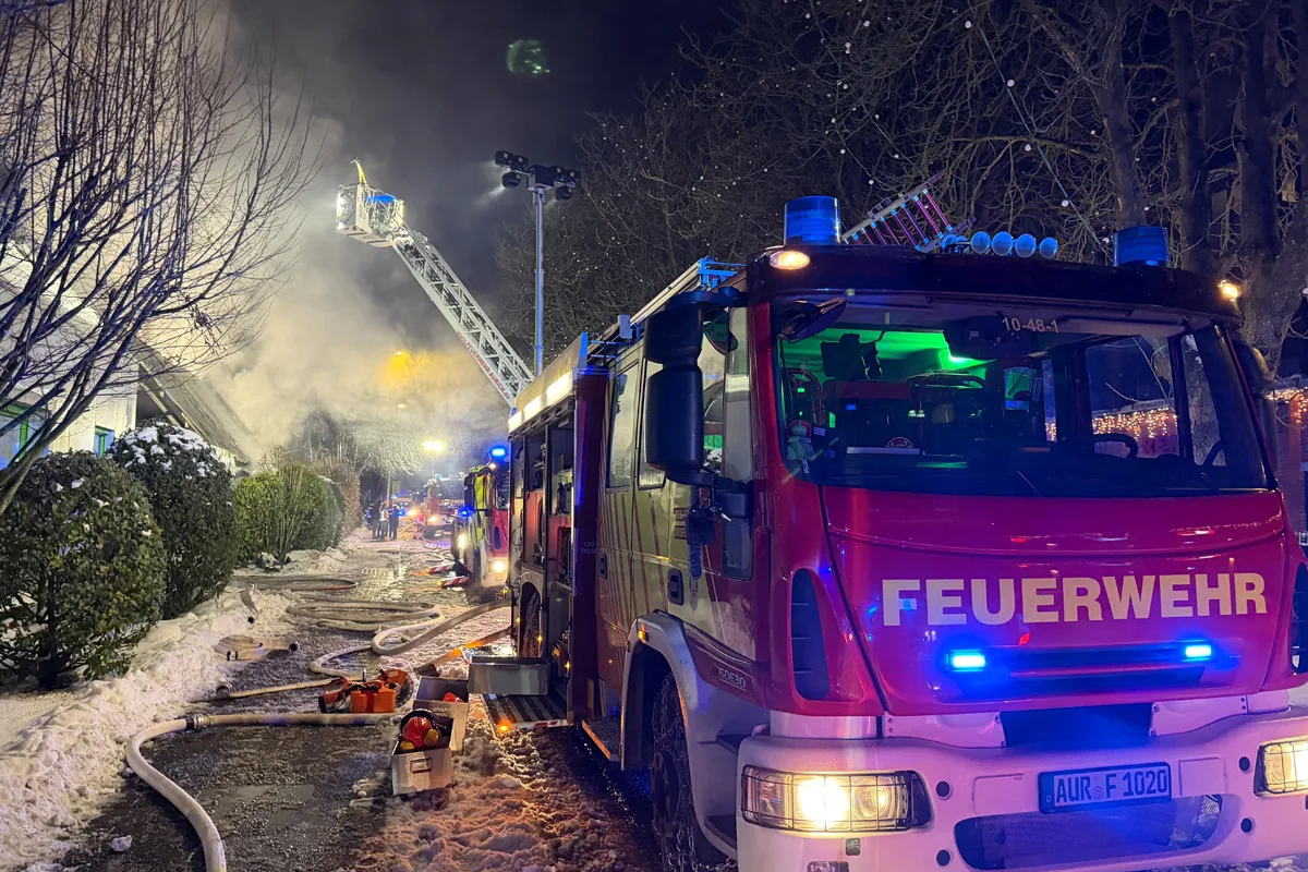 Aurich – Gebäude nach Brand vollständig zerstört
