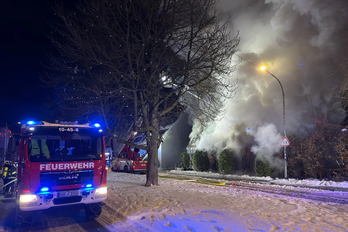Aurich – Gebäude nach Brand vollständig zerstört