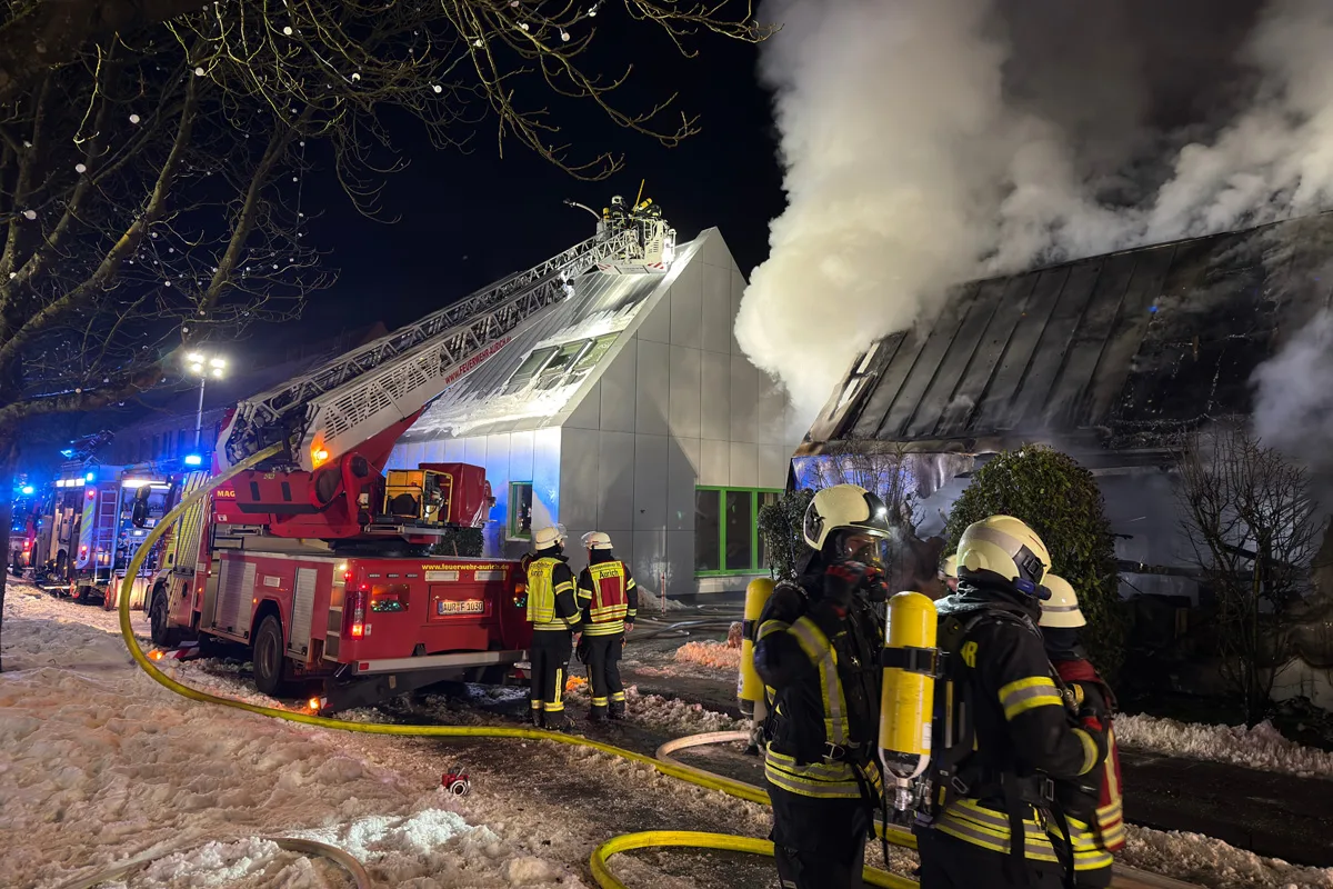 Aurich – Gebäude nach Brand vollständig zerstört