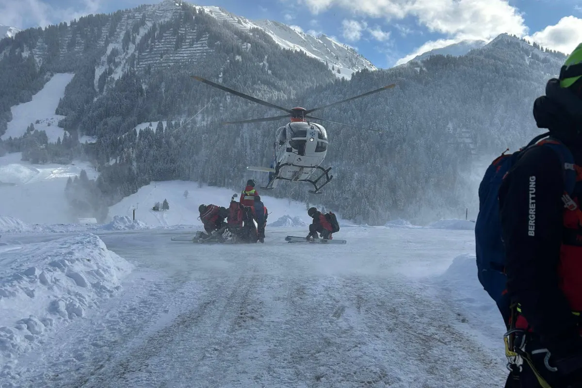 Mittelberg – Freerider lösen Lawine am Hohen Ifen aus
