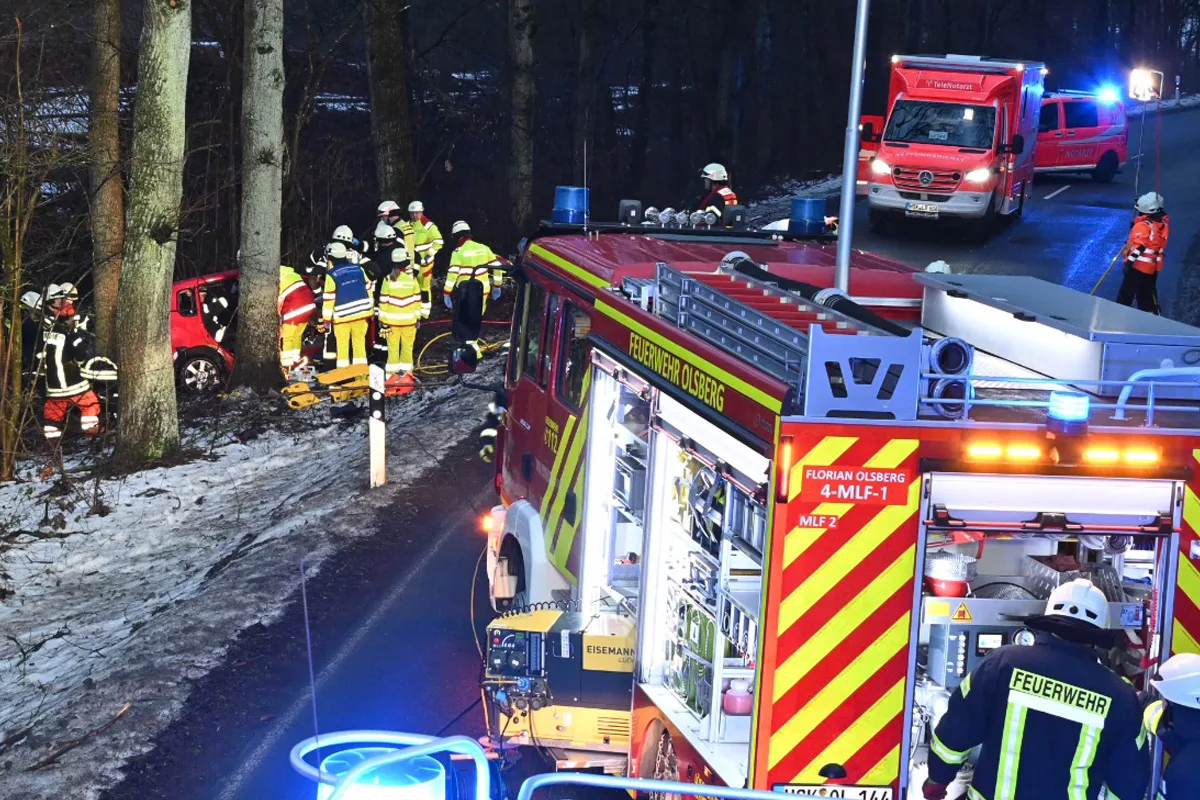 Olsberg – 18-jähriger Fahrer bei Unfall schwer verletzt
