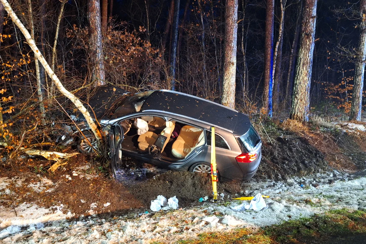 Hellwege – Fahrerin bei Unfall eingeklemmt und schwer verletzt