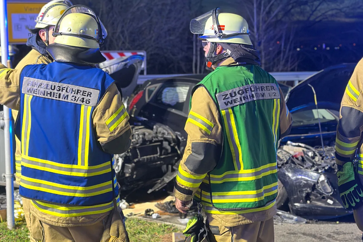 Weinheim – Zwei Schwerverletzte nach Unfall auf Kreuzung