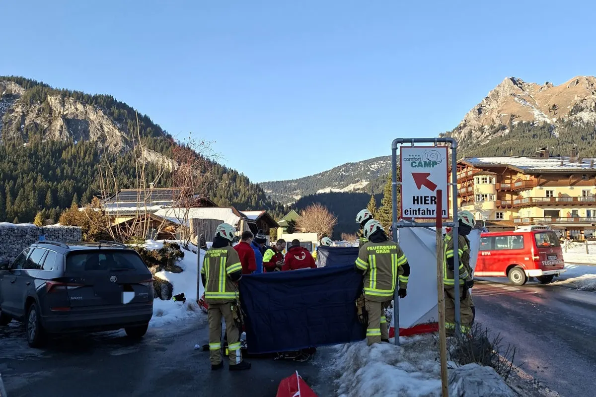 Unfall in Grän – Frau gerät unter Wohnanhänger