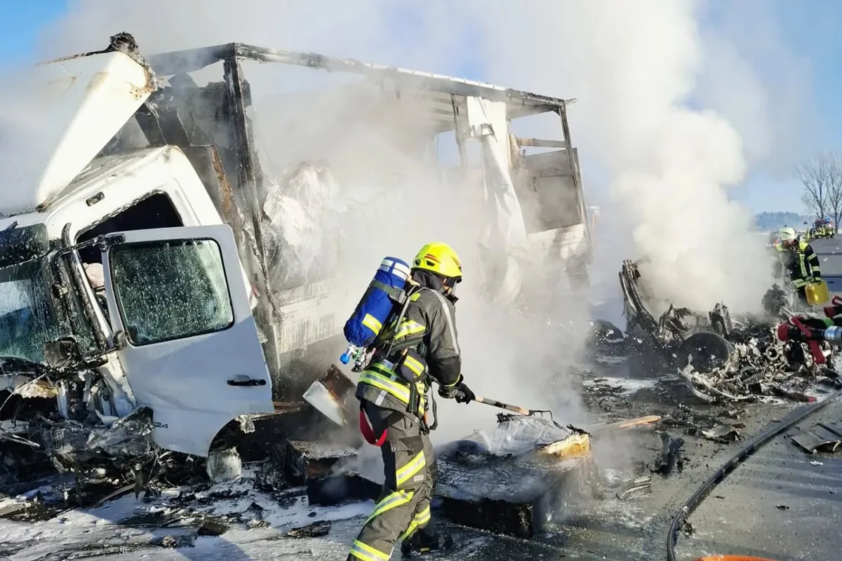 Schonstett – 38-Jähriger stirbt bei frontalem Unfall mit Lkw