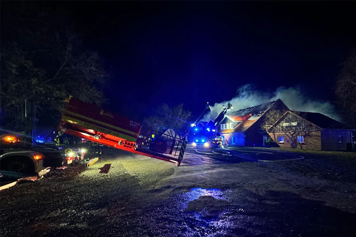 Apen – Großbrand zerstört beliebtes Biker-Hotel