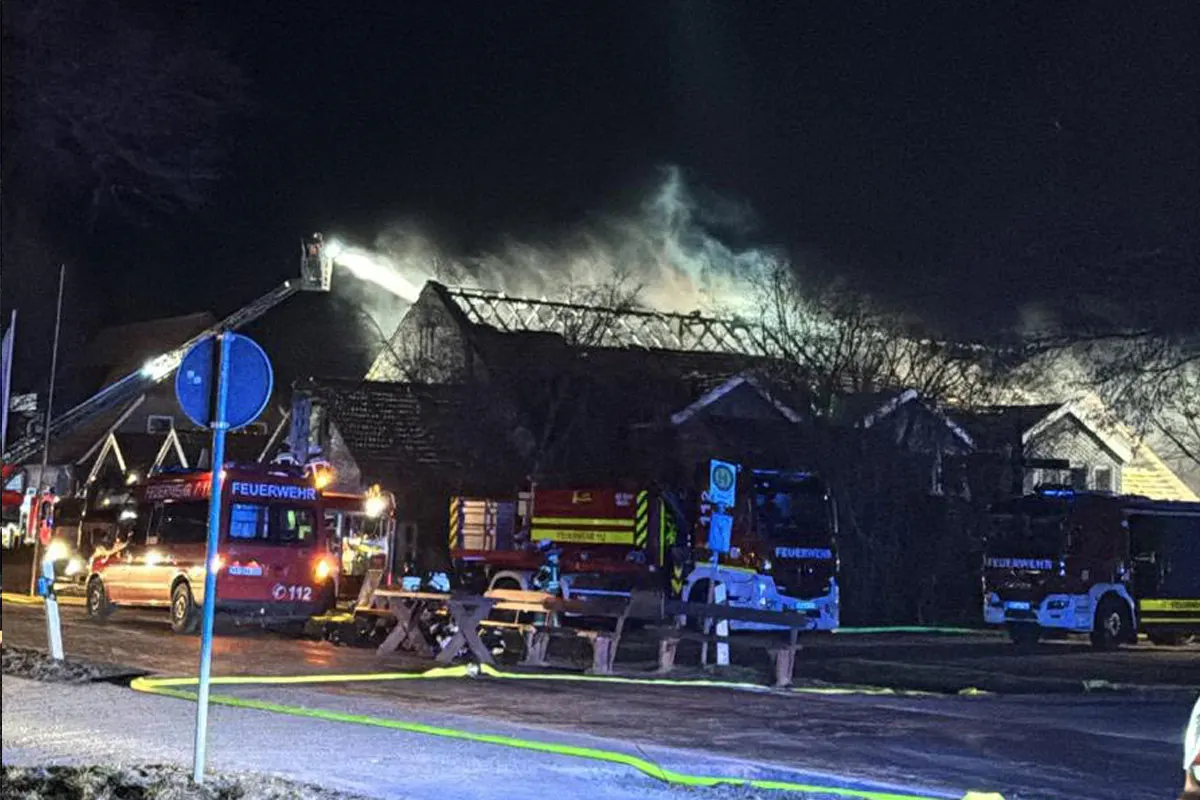 Apen – Großbrand zerstört beliebtes Biker-Hotel