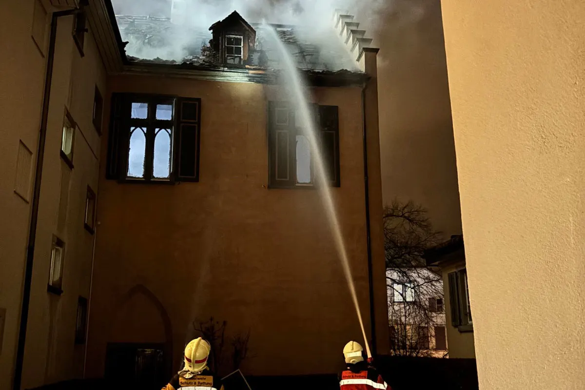 Brand am Lindenhof in Zürich – Historisches Gebäude zerstört
