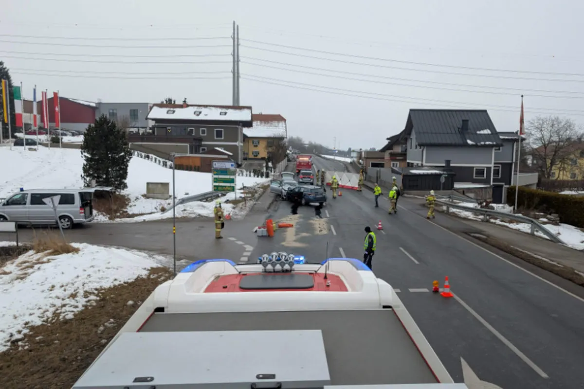 Eugendorf – Schwerer Unfall mit acht Verletzten – Kleinkind reanimiert