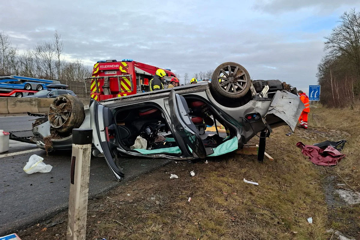 A1 Erlauf – Drei Verletzte bei schwerem Unfall mit Überschlag