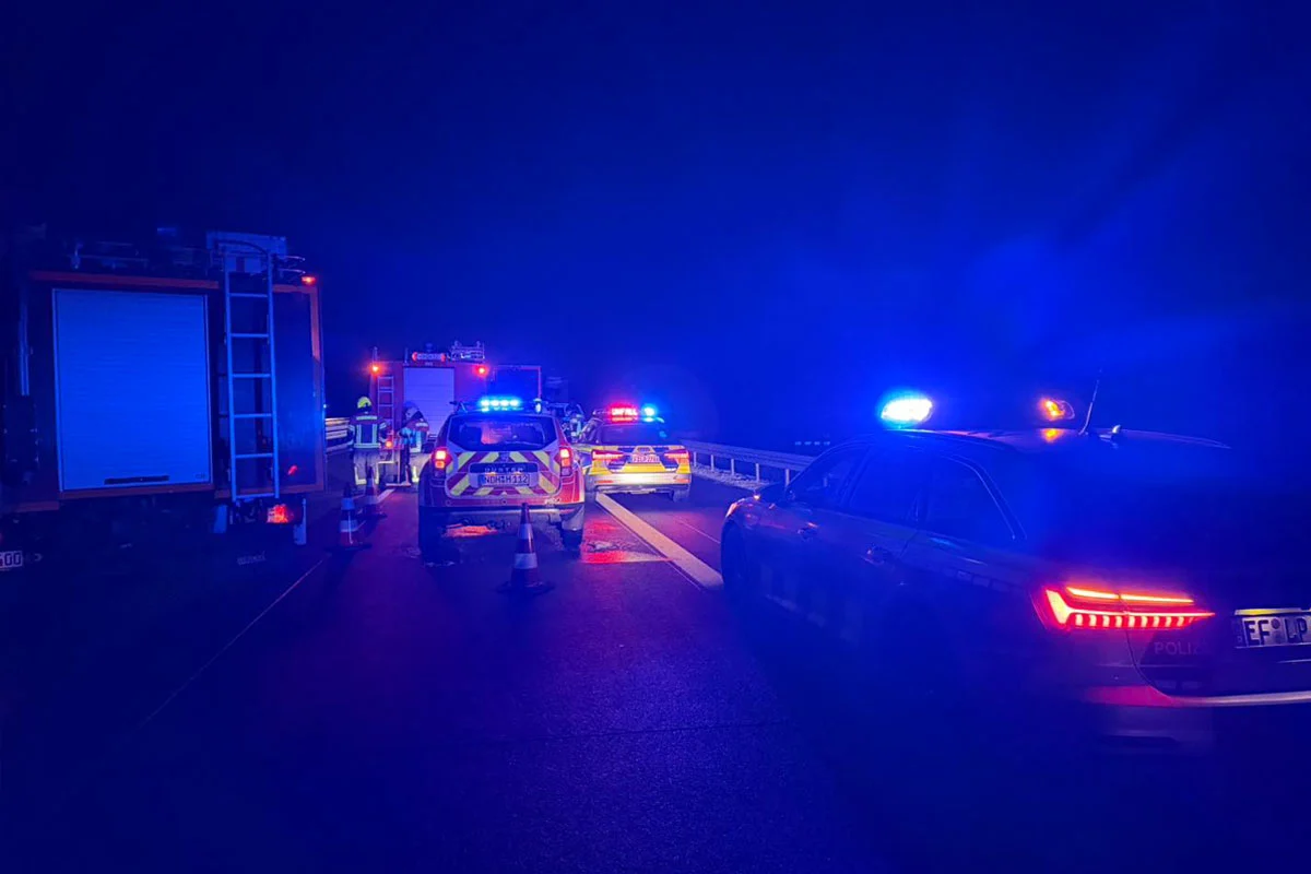 A38 Heringen – Sattelzug prallt in Lkw auf Standstreifen
