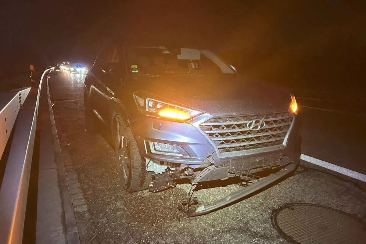 Hornussen AG – Verlorene Ladung auf der A3 löst zwei Unfälle aus