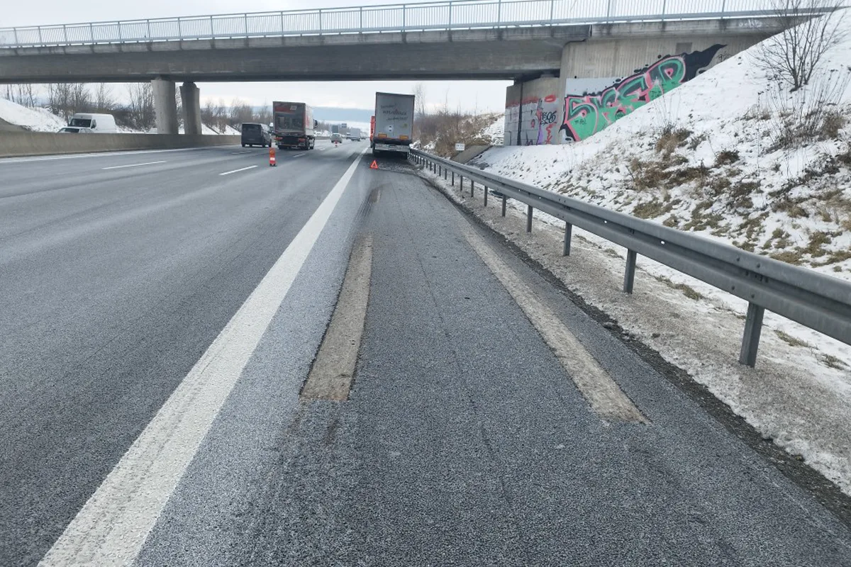 Bockenem – Sattelauflieger löst sich auf der A7