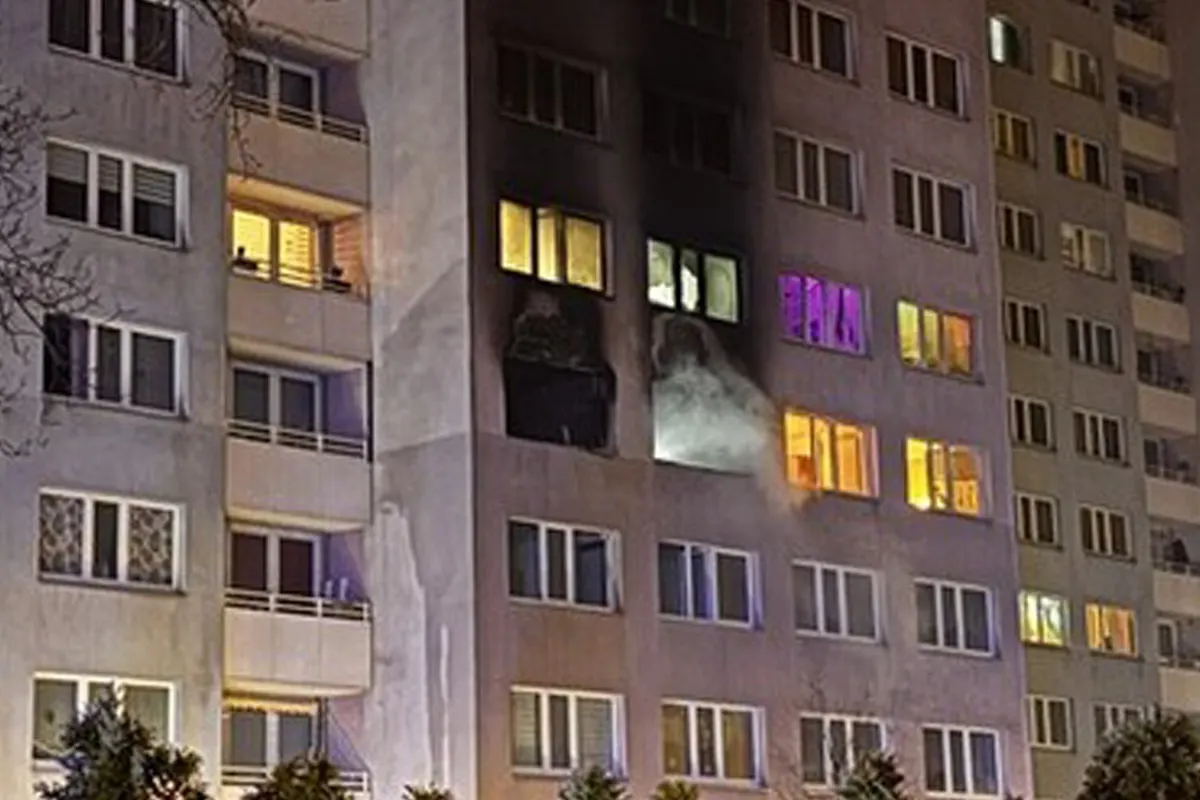 Berlin – Ein Kind stirbt bei Wohnungsbrand in Hochhaus 