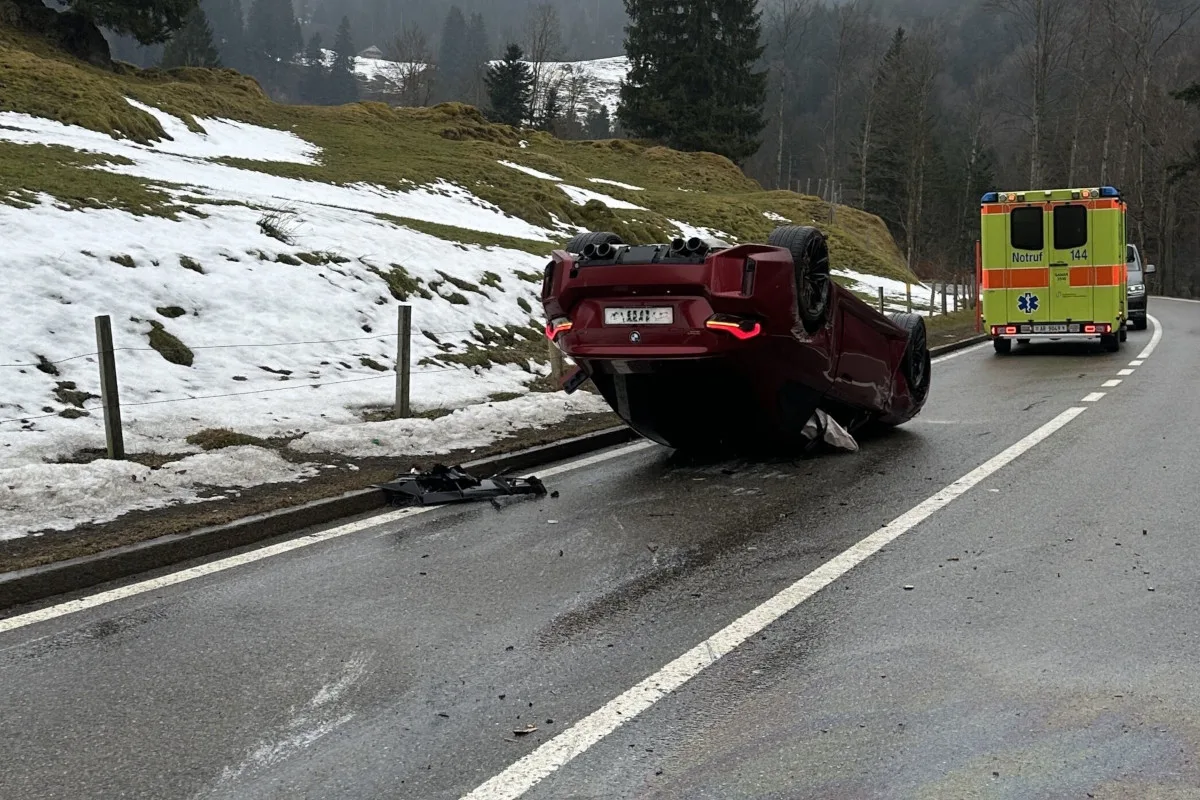 Urnäsch AR – Probefahrt mit BMW endet mit Unfall