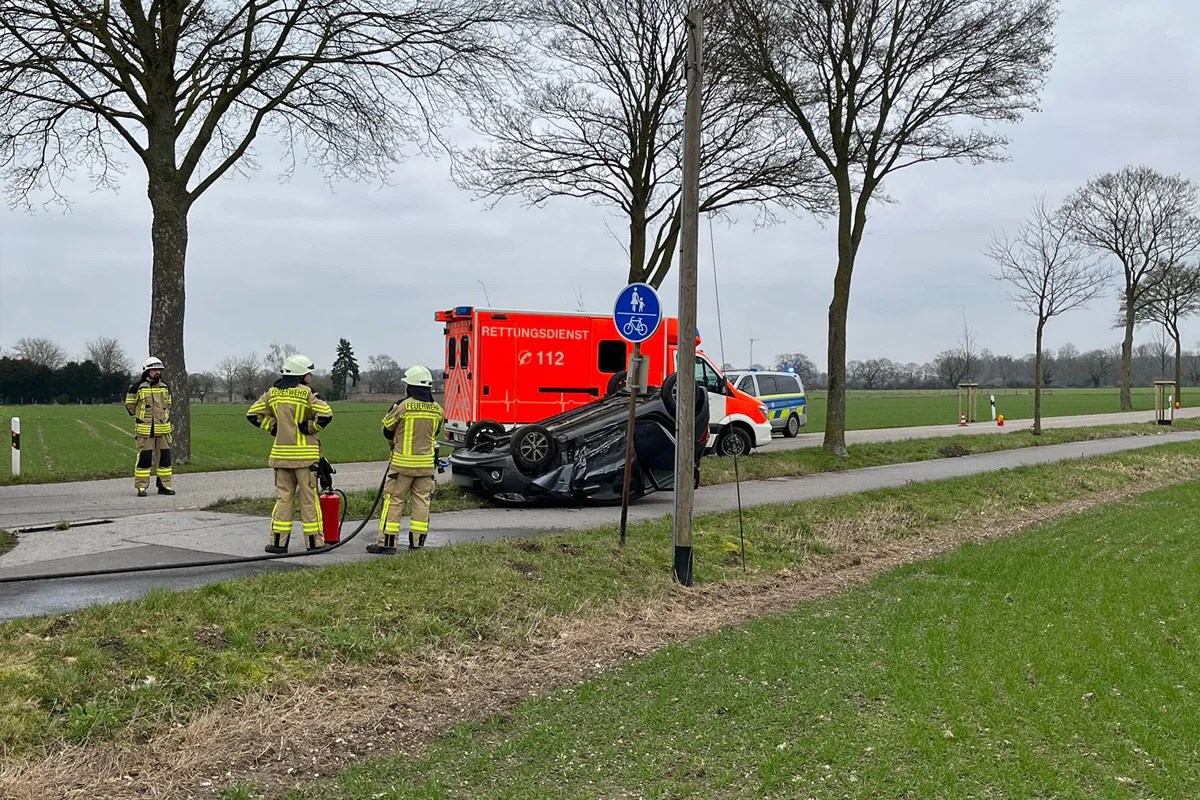 Rheurdt – Unfall von zwei Autos mit Überschlag