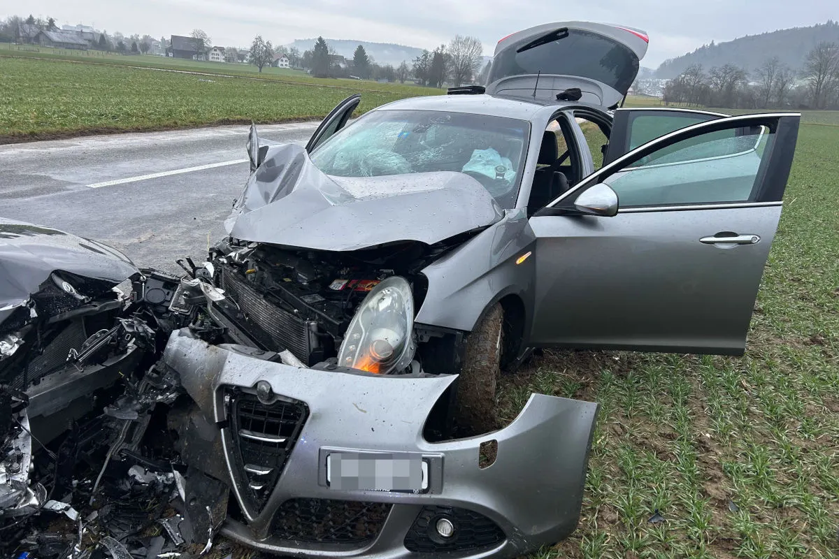 Villmergen AG – Neulenker verursacht Unfall beim Überholen