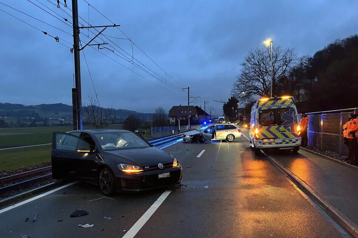 Leimbach AG – Strasse nach Unfall zwei Stunden gesperrt