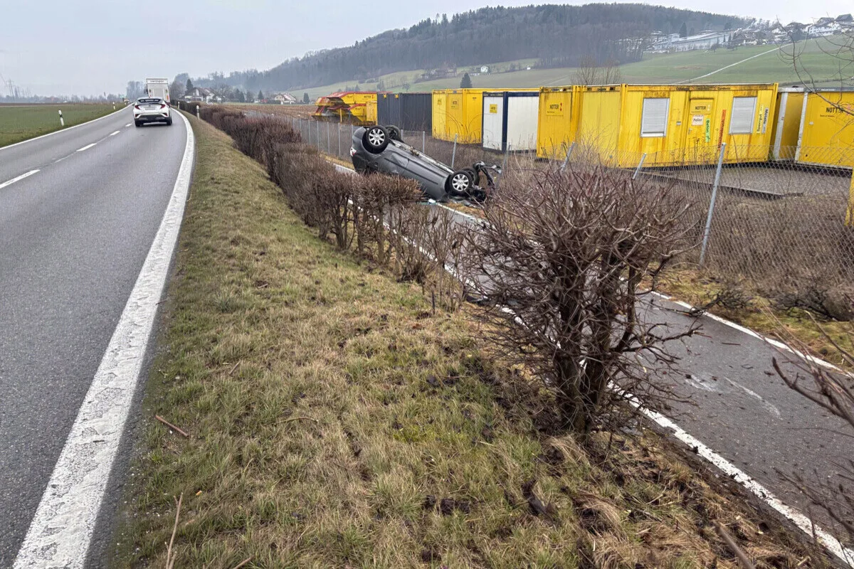 Unfall in Wohlen AG – Vom Autoradio abgelenkt