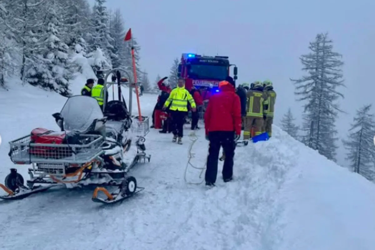 Unfall mit Schneepflug in Sölden – Auto stürzt ab
