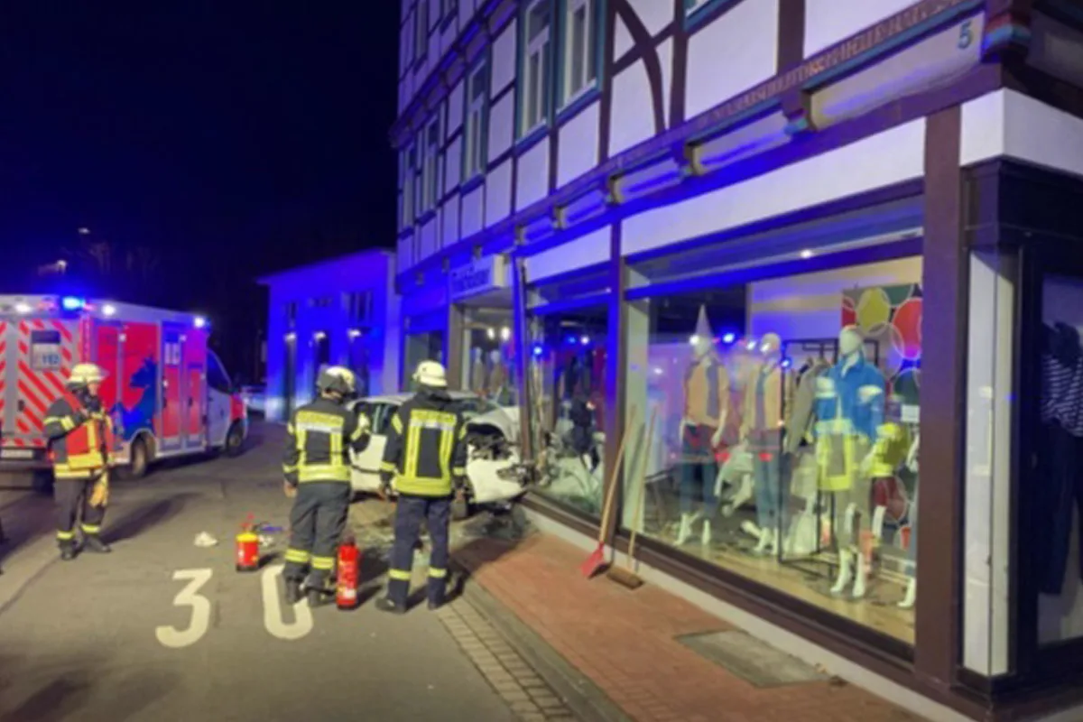 Vlotho – Beifahrerin (16) nach Unfall lebensgefährlich verletzt