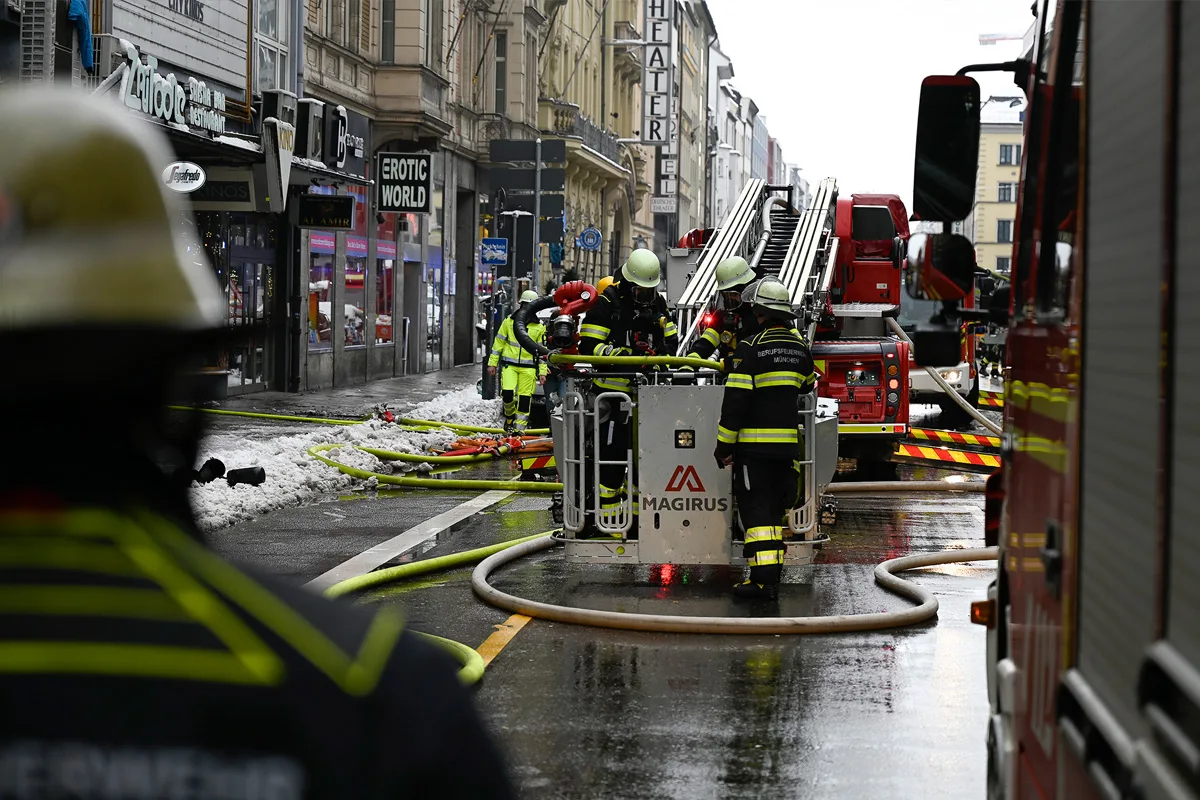 München – Fünf Verletzte bei Wohnungsbrand