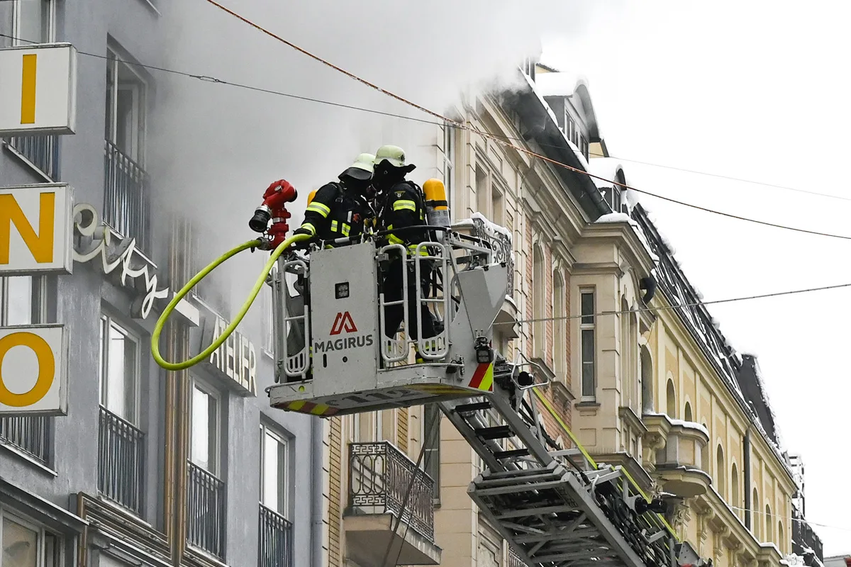 München – Fünf Verletzte bei Wohnungsbrand