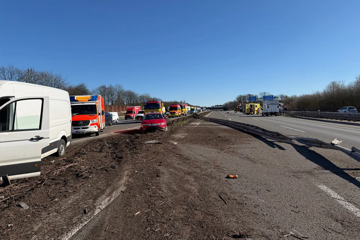 A3 Ratingen –  Zwei Schwerverletzte nach Unfall mit Lkw